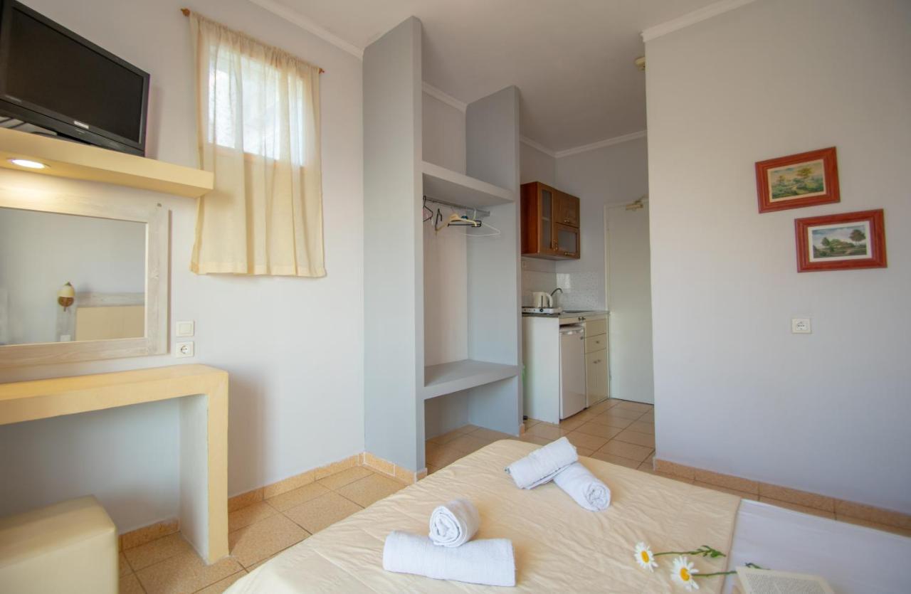 Agoulos Beach Hotel Argassi Bagian luar foto