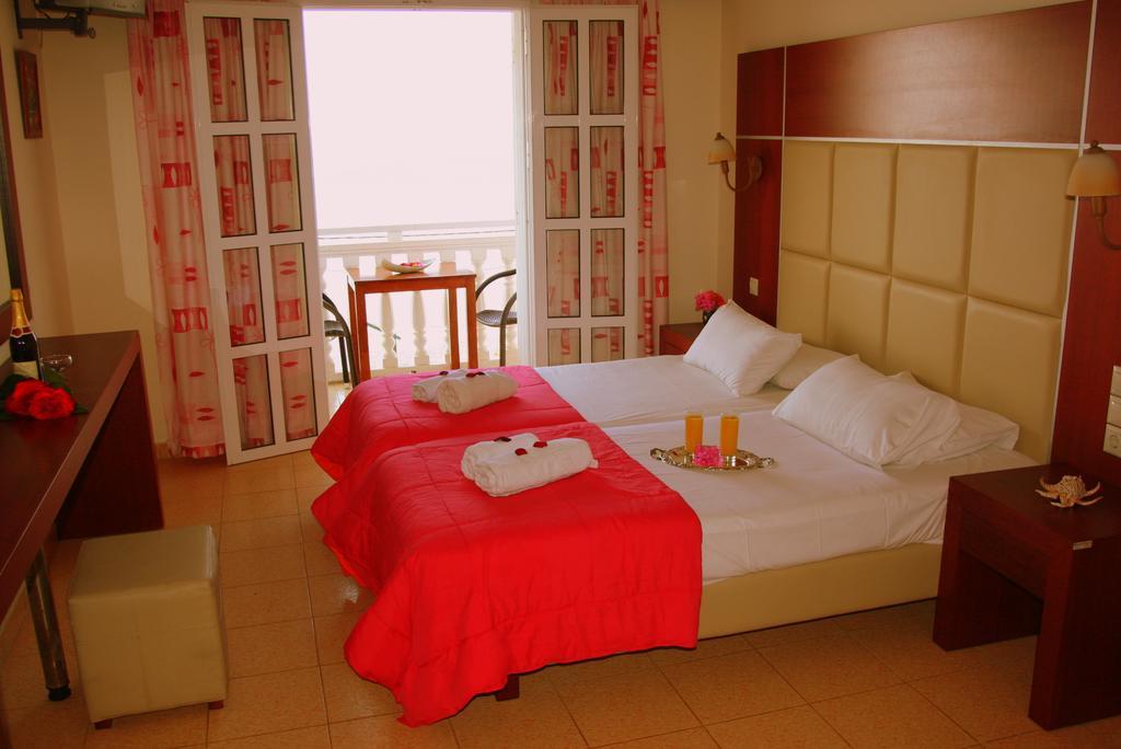 Agoulos Beach Hotel Argassi Bagian luar foto